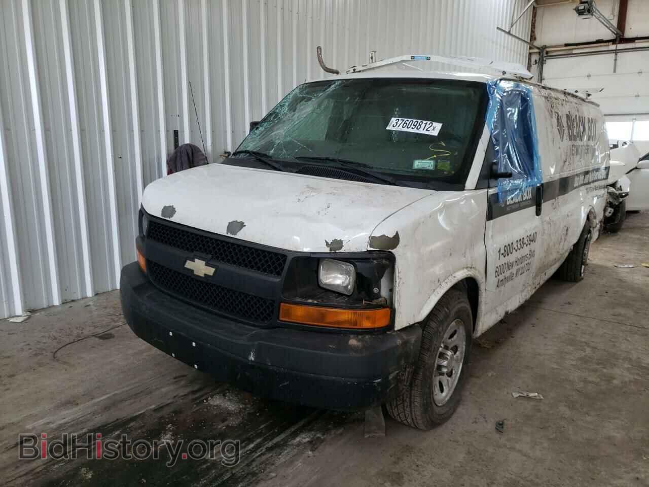 2011 CHEVROLET EXPRESS - VIN: 1GCSGAFX7B1136198 - Фото 2