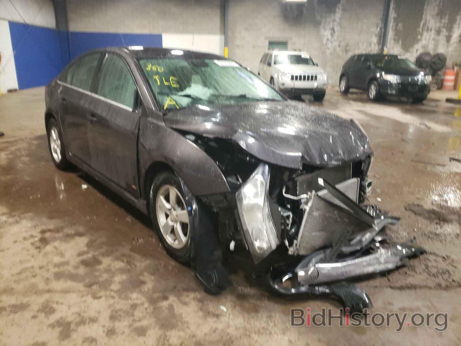 Photo 1G1PE5SB0G7162832 - CHEVROLET CRUZE 2016