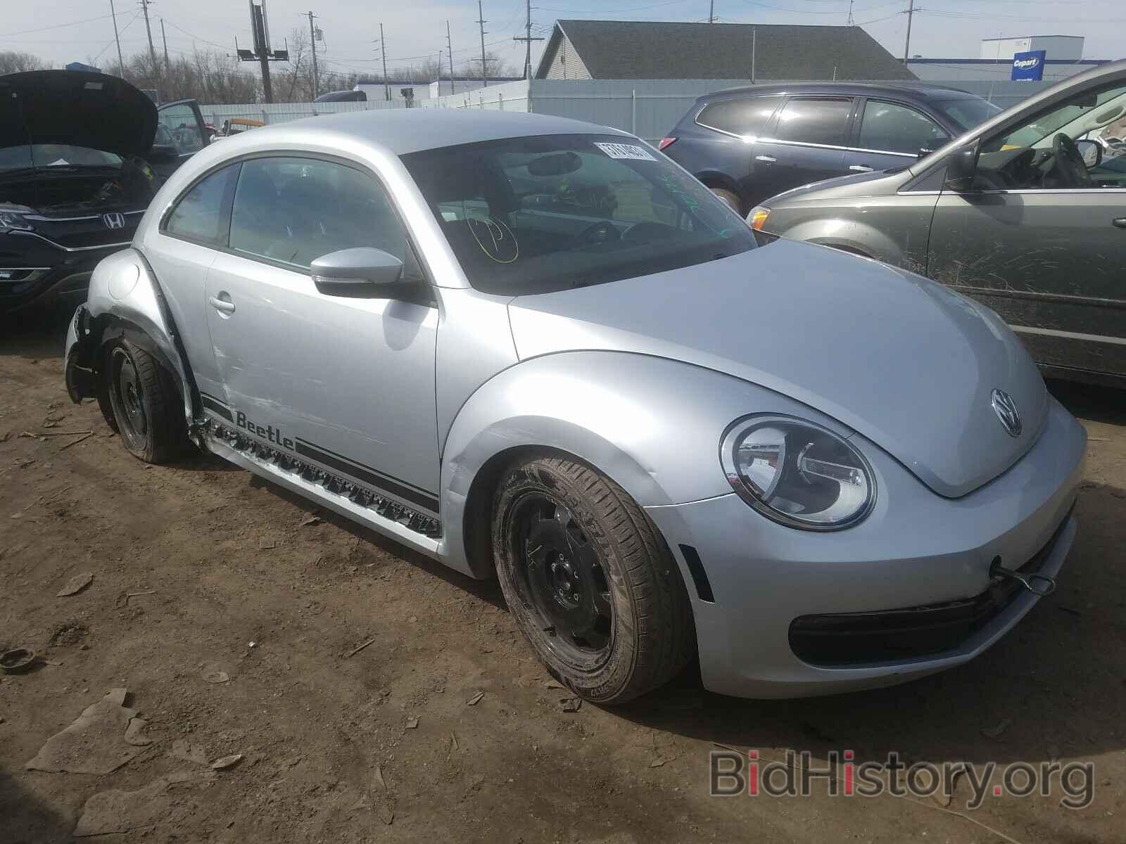 Photo 3VWJP7AT6CM664030 - VOLKSWAGEN BEETLE 2012