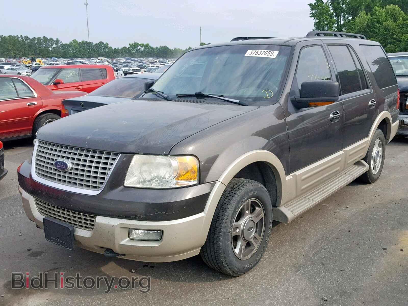2005 FORD EXPEDITION - VIN: 1FMFU18525LB08898 - Фото 2