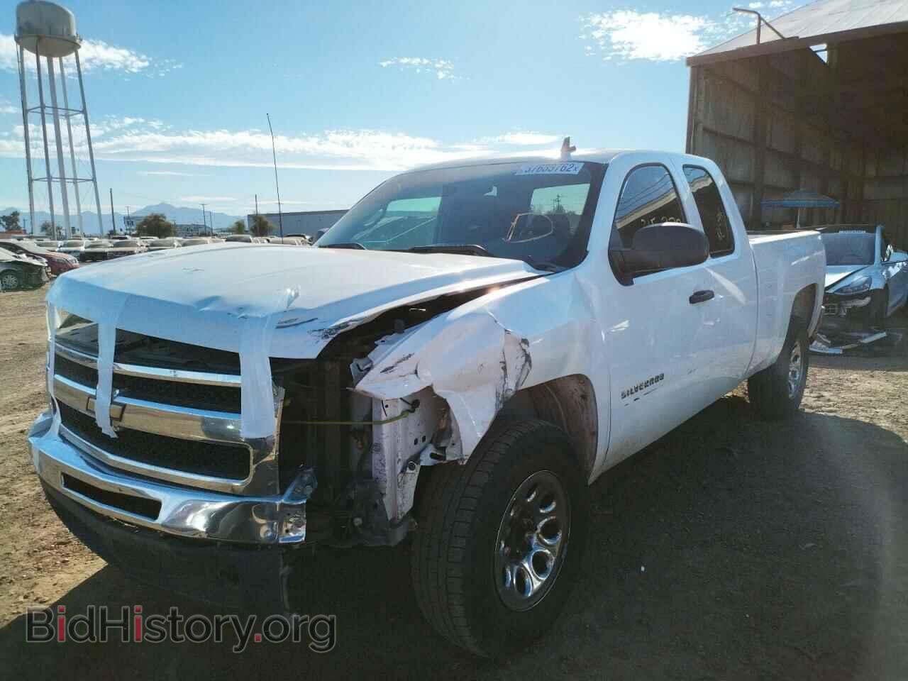 2011 CHEVROLET SILVERADO - VIN: 1GCRCREA5BZ338139 - Фото 2