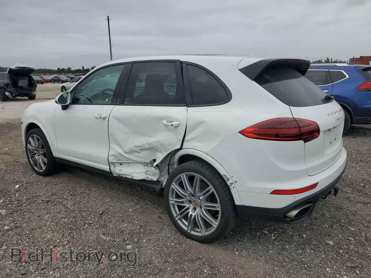 2017 PORSCHE CAYENNE - VIN: WP1AA2A25HKA85851 - Фото 2