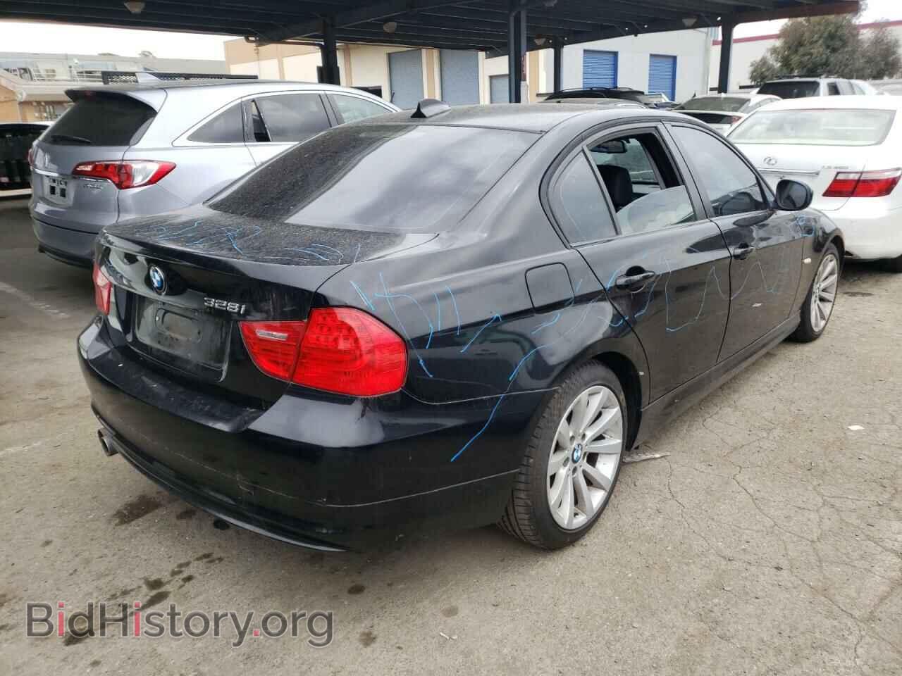 2009 BMW 3 SERIES - VIN: WBAPH73529E125652 - Фото 4