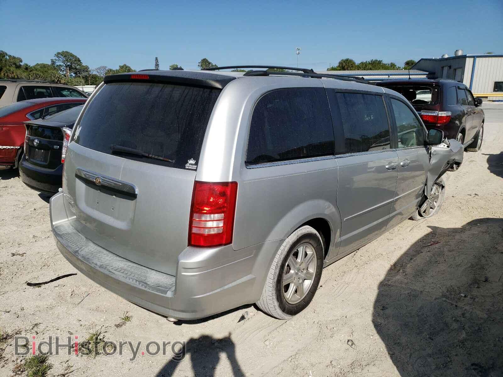 2008 CHRYSLER MINIVAN - VIN: 2A8HR54P18R841218 - Фото 4