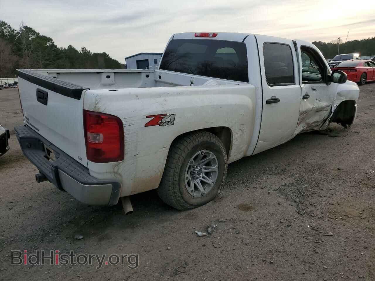 2011 CHEVROLET SILVERADO - VIN: 3GCPKSE33BG310911 - Фото 3
