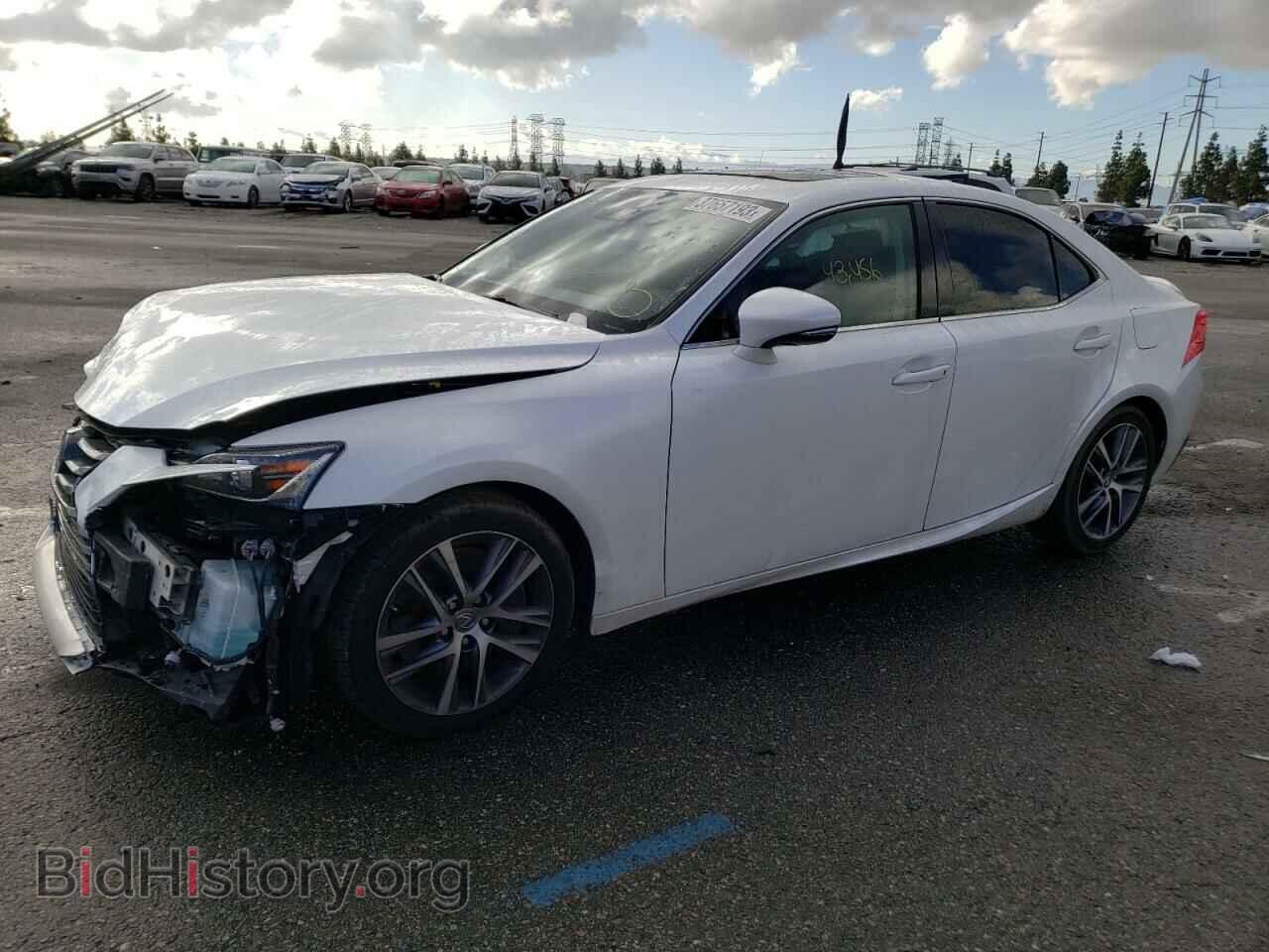 Photo JTHBA1D20J5080331 - LEXUS IS 2018