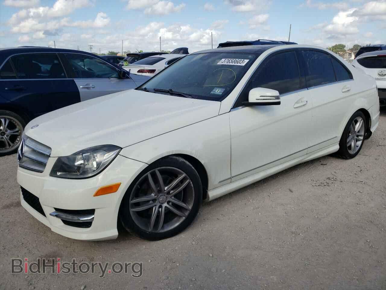 Фотография WDDGF8BB4CR224680 - MERCEDES-BENZ C-CLASS 2012