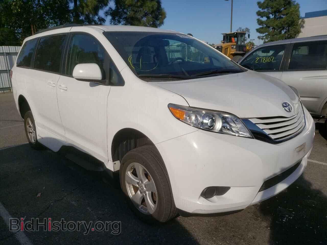 Фотография 5TDKZ3DC3HS782484 - TOYOTA SIENNA 2017