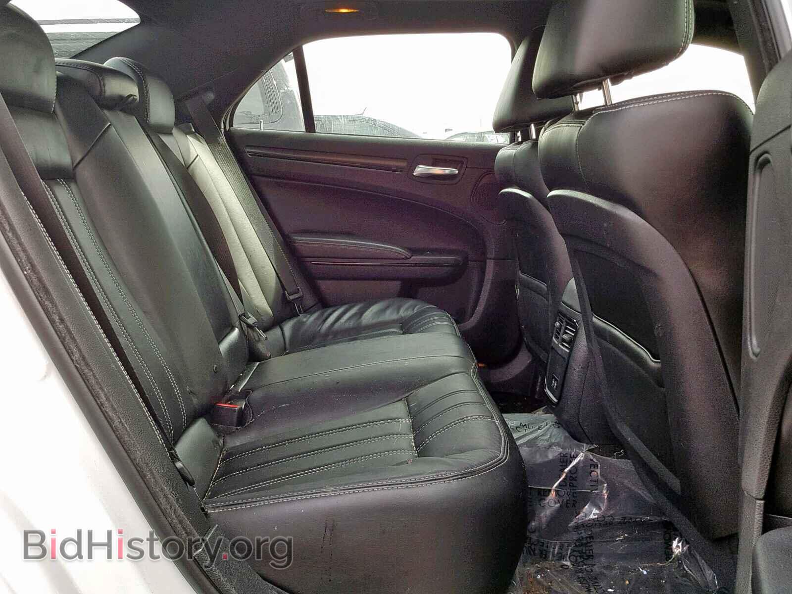 2016 CHRYSLER 300 - VIN: 2C3CCAGG6GH234263 - Фото 6