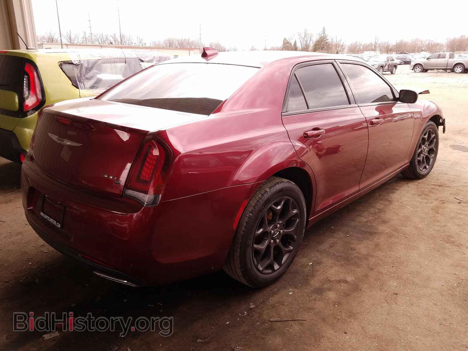 2019 CHRYSLER 300 - VIN: 2C3CCAGG5KH640575 - Фото 4