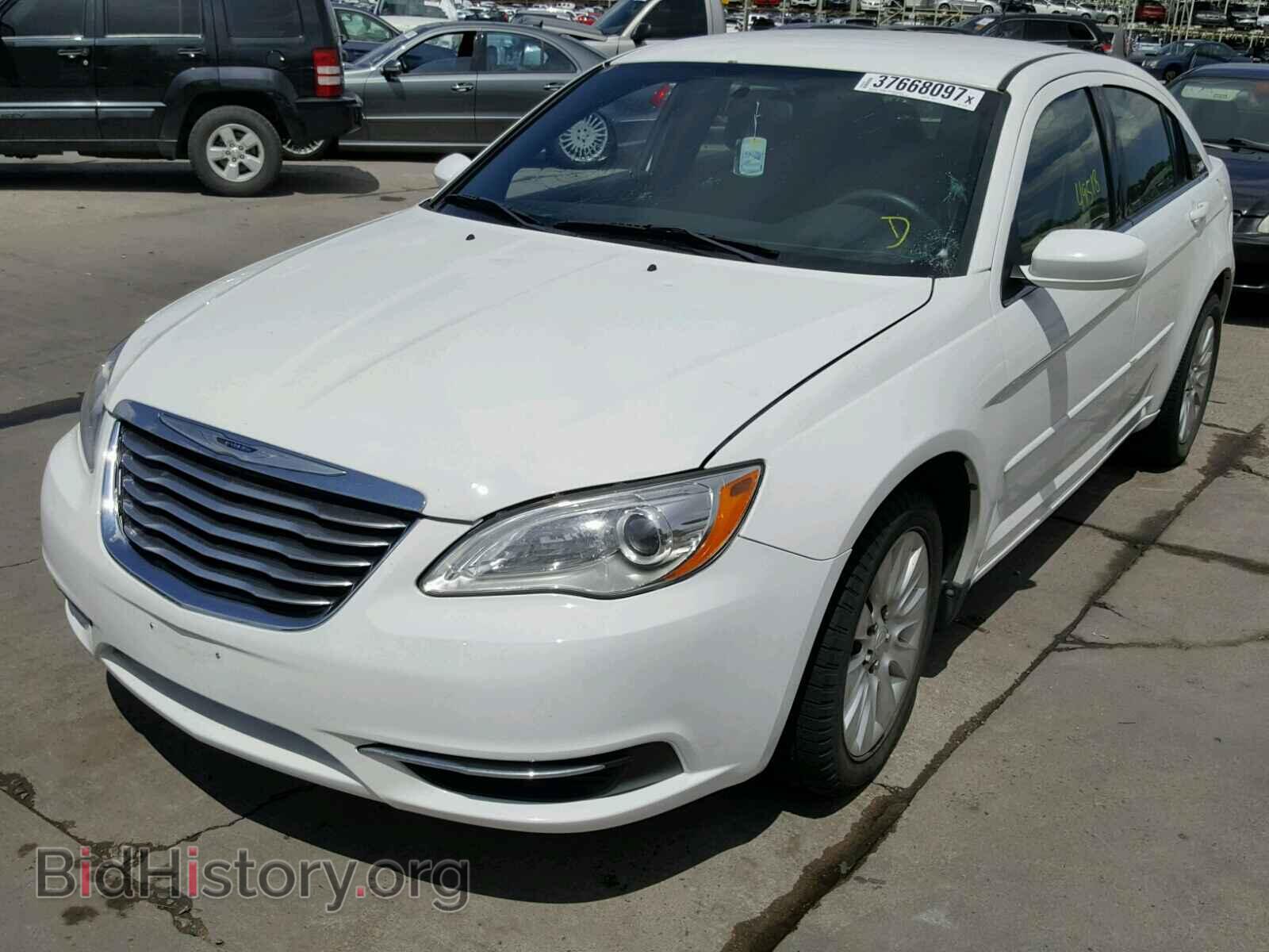 2013 CHRYSLER 200 - VIN: 1C3CCBAB3DN604784 - Photo 2