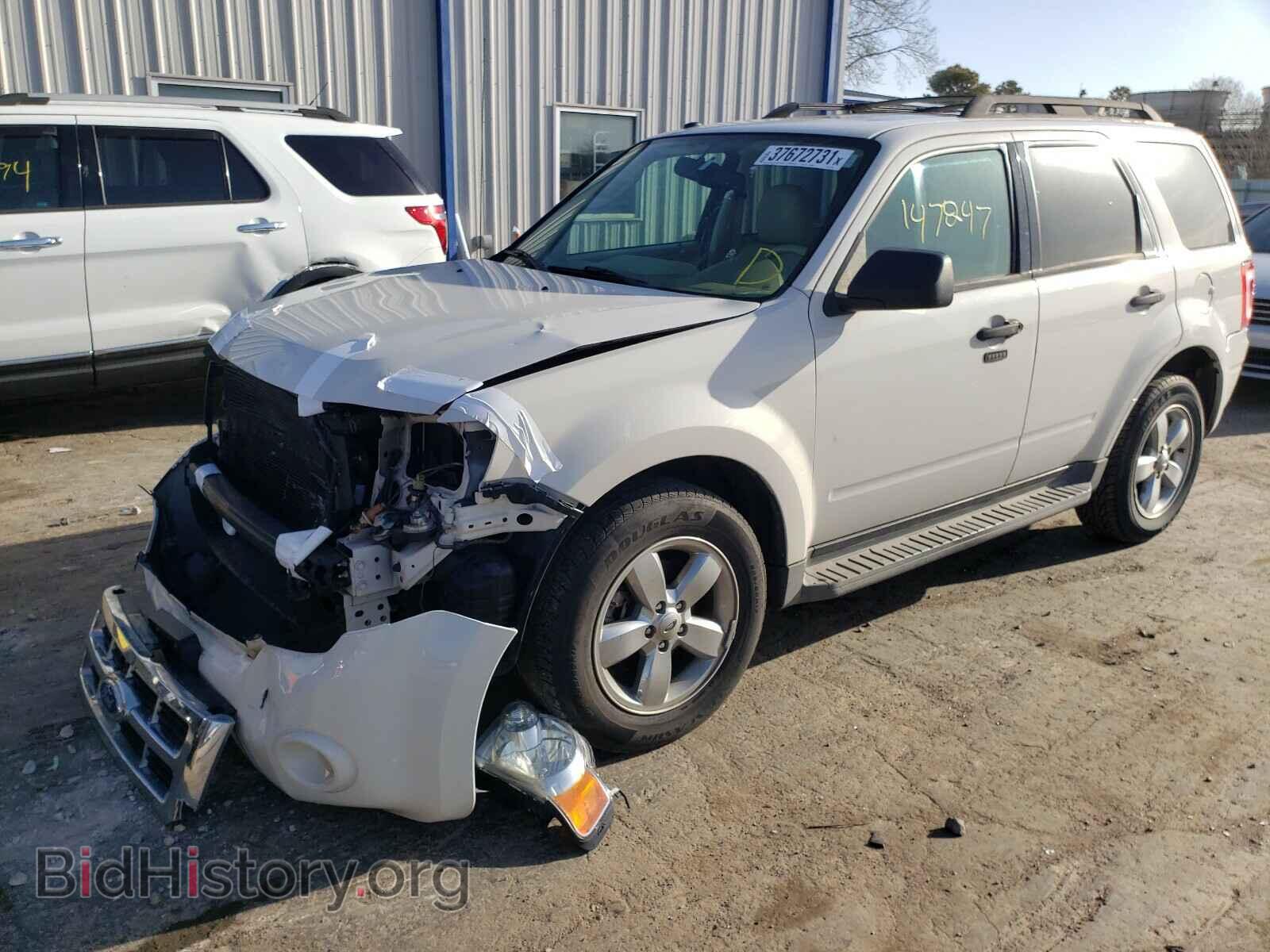 2011 FORD ESCAPE - VIN: 1FMCU0D73BKC37559 - Фото 2