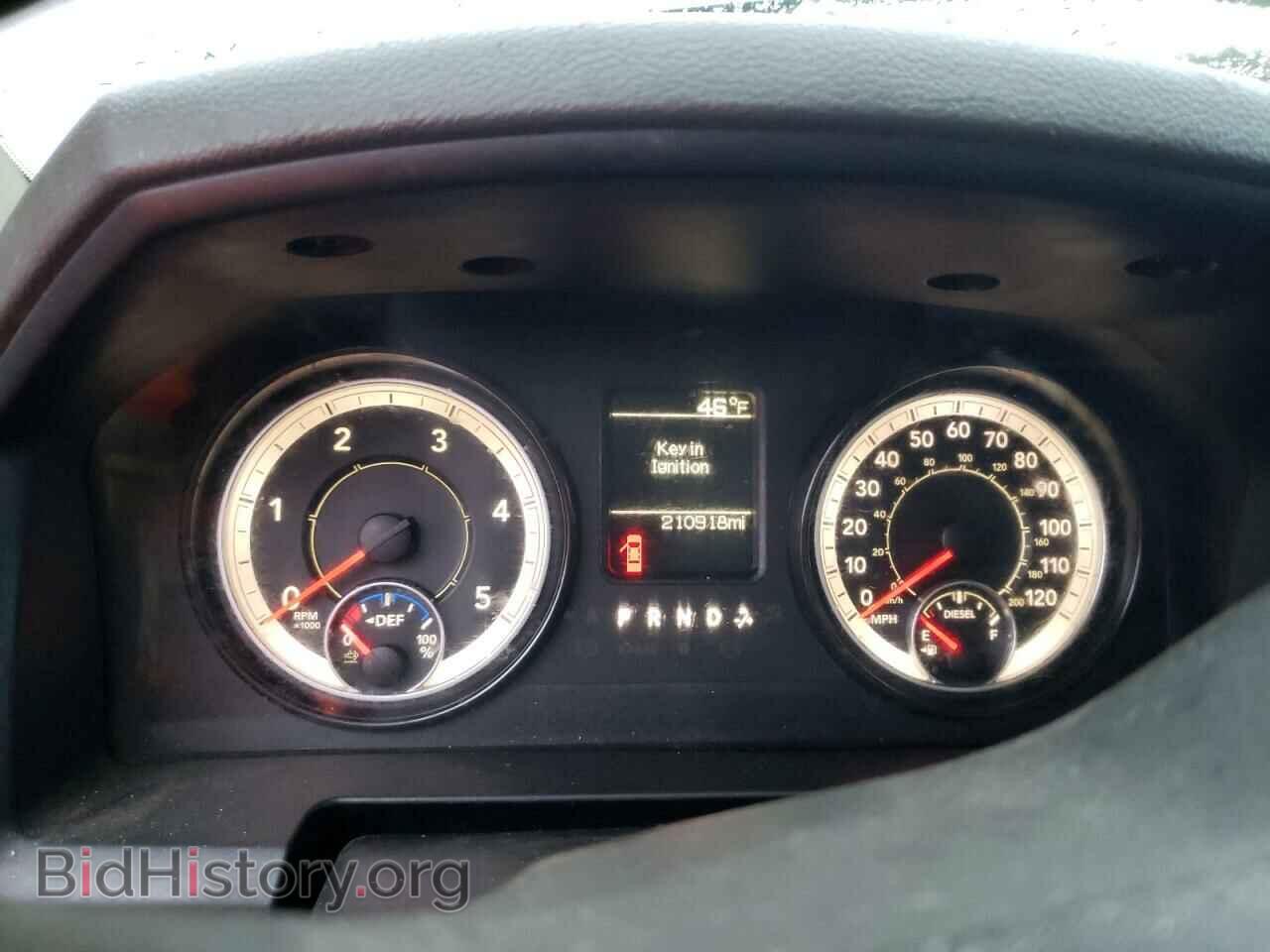 2016 RAM All Models - VIN: 3C6UR5CL2GG380076 - Photo 9