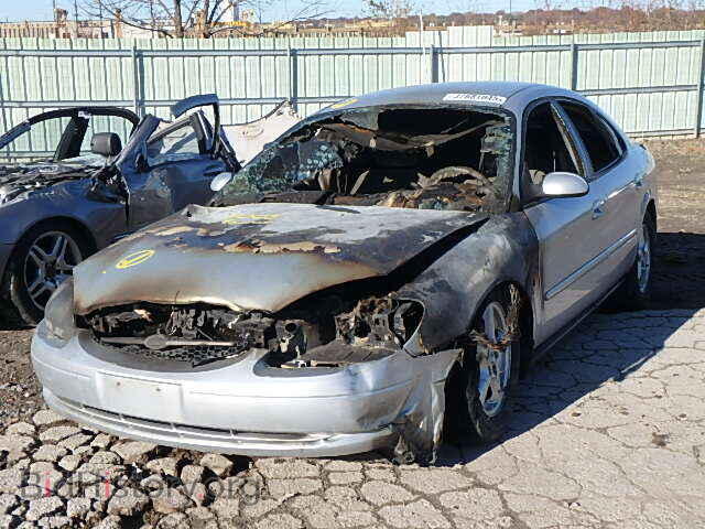 2003 FORD TAURUS - VIN: 1FAFP55UX3G242925 - Photo 2