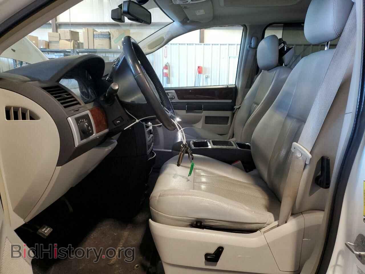 2010 CHRYSLER MINIVAN - VIN: 2A4RR8DX3AR456627 - Photo 7