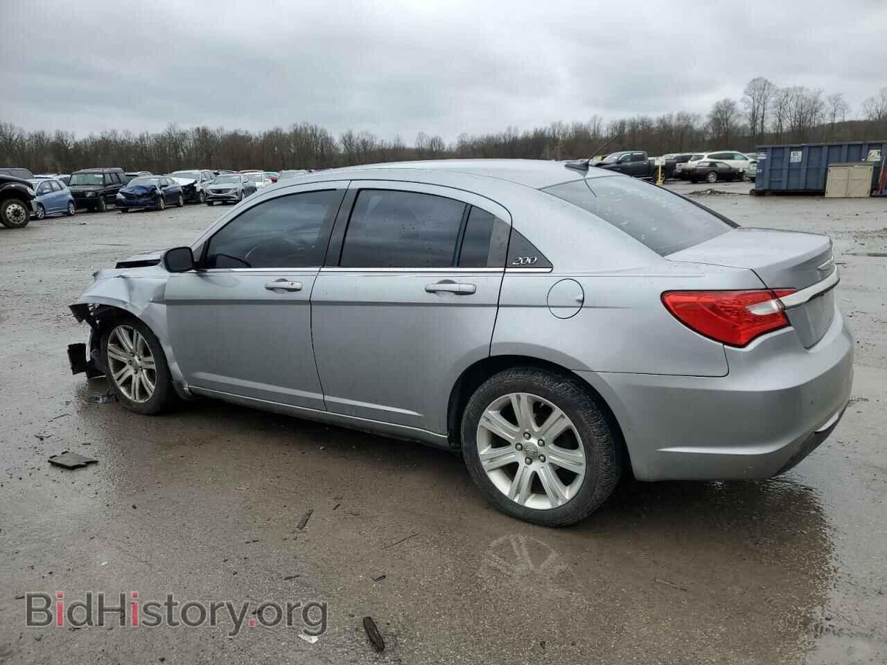 2013 CHRYSLER 200 - VIN: 1C3CCBAB4DN765256 - Фото 2