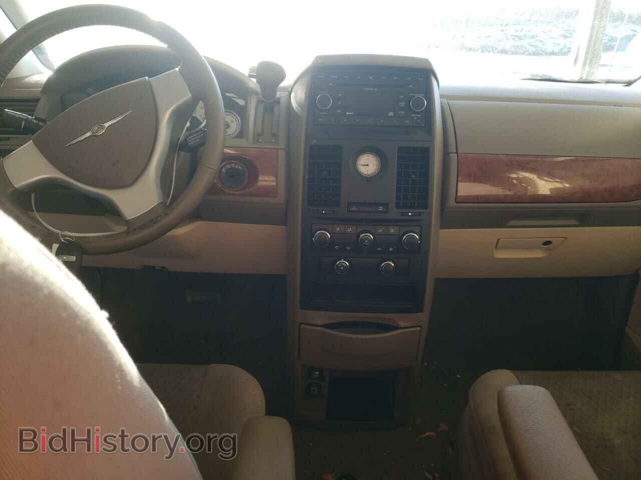 2008 CHRYSLER MINIVAN - VIN: 2A8HR44H08R605663 - Фото 8