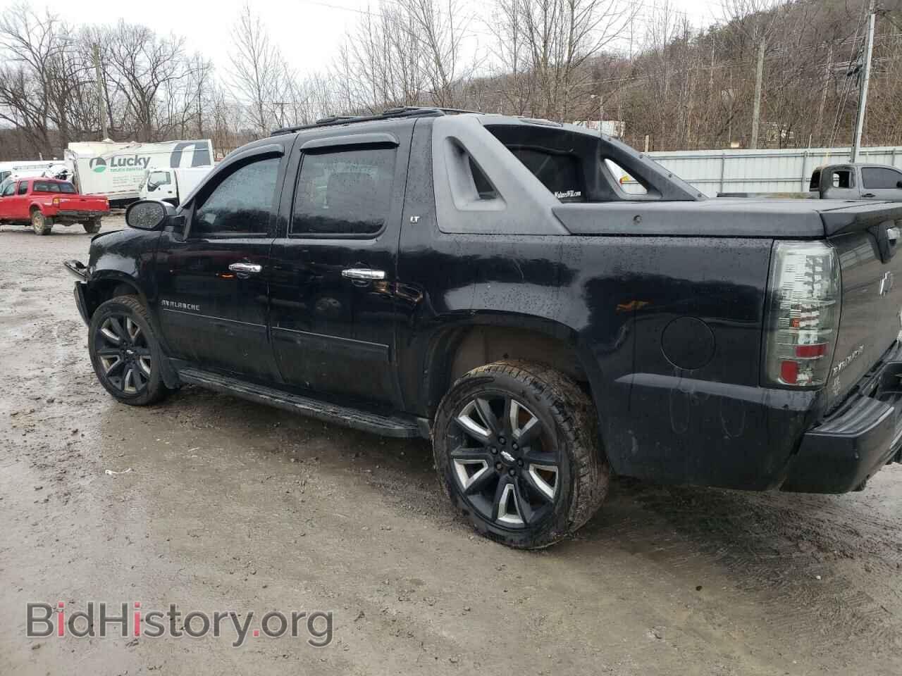 2011 CHEVROLET AVALANCHE - VIN: 3GNTKFE39BG359771 - Фото 2