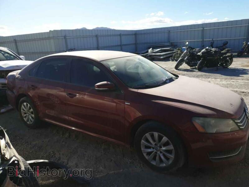 2015 Volkswagen PASSAT (VIN 1VWAT7A30FC065111) — photo 4 of 13