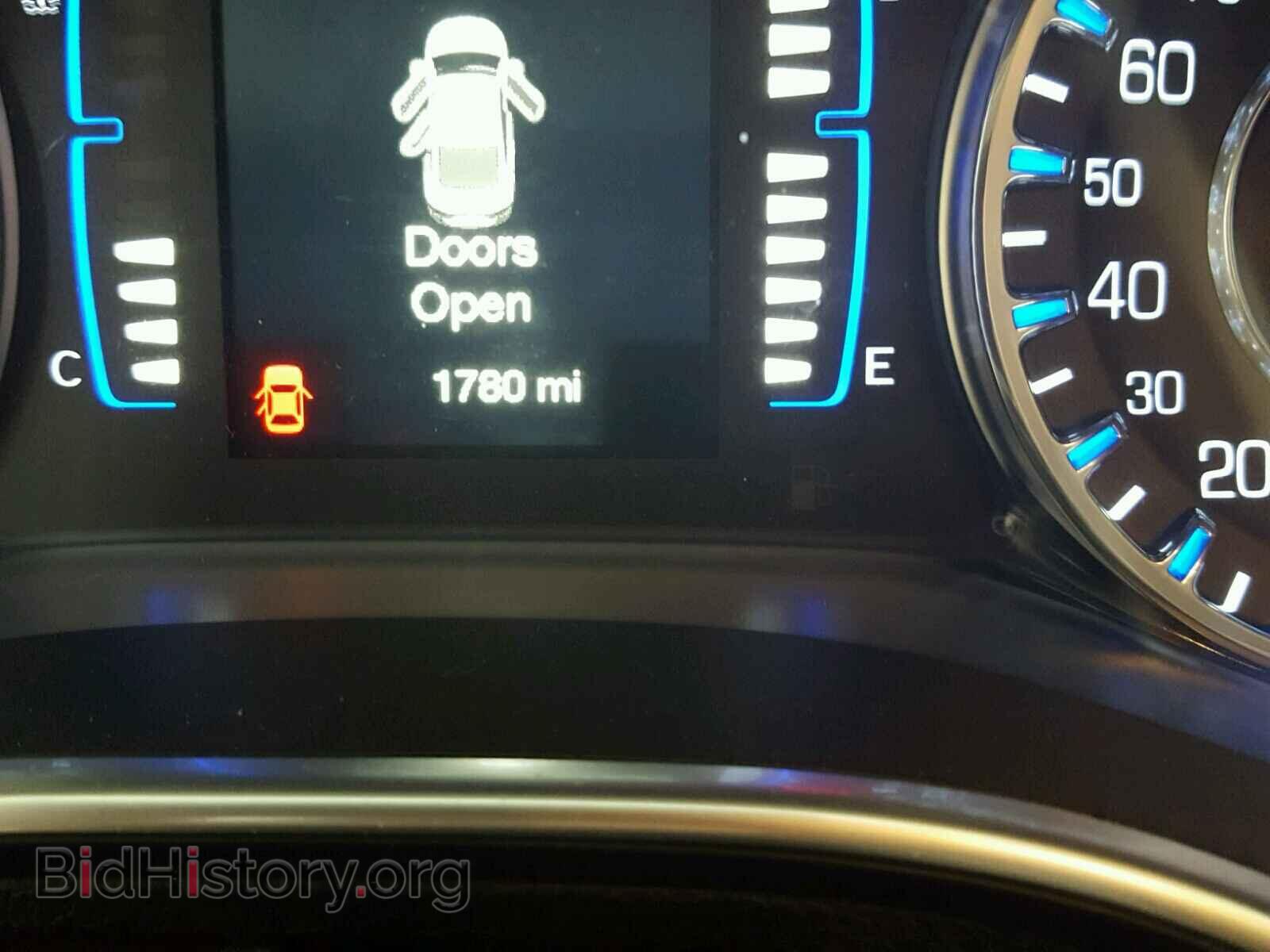 2017 CHRYSLER 200 - VIN: 1C3CCCAB0HN504024 - Фото 8