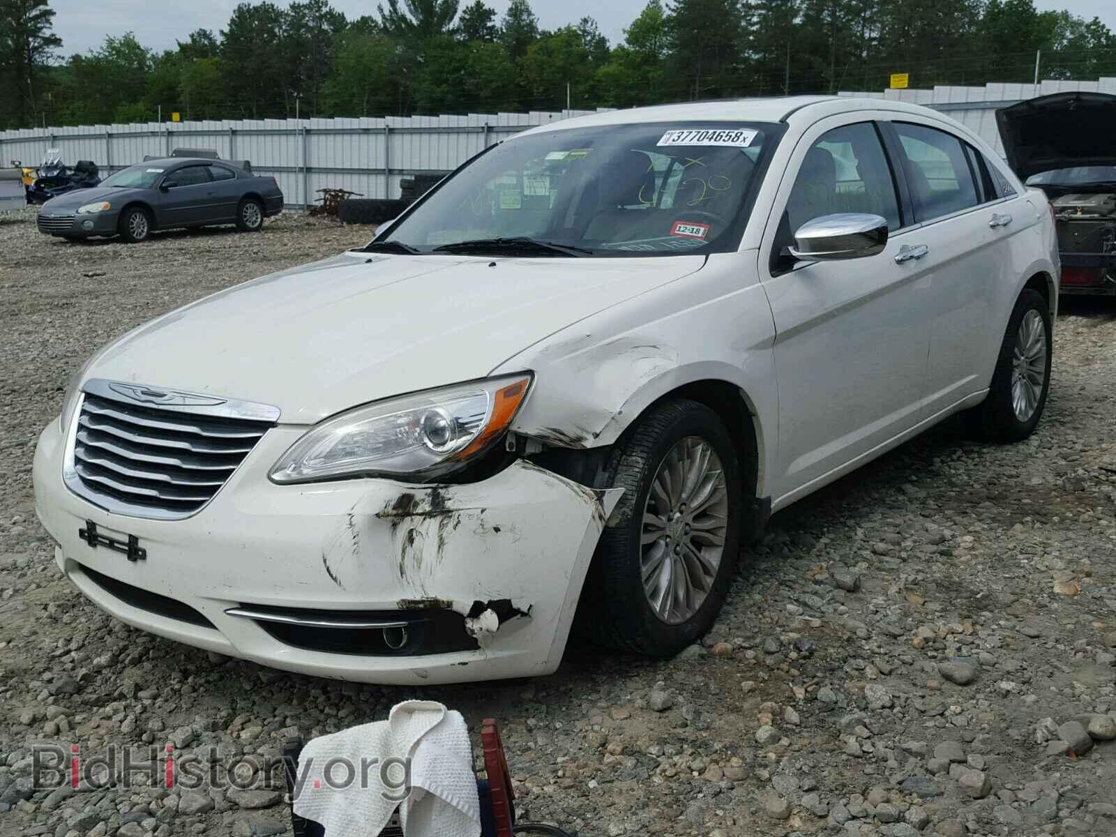 2011 CHRYSLER 200 - VIN: 1C3BC2FG3BN519845 - Фото 2