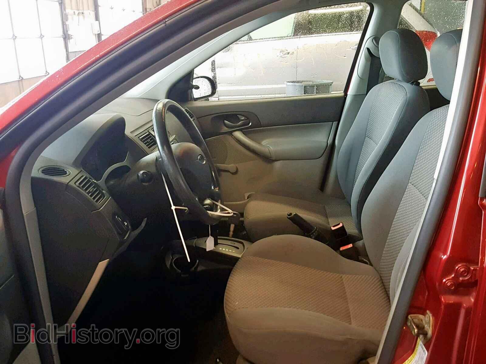 2005 FORD FOCUS - VIN: 3FAFP37N85R129870 - Фото 5