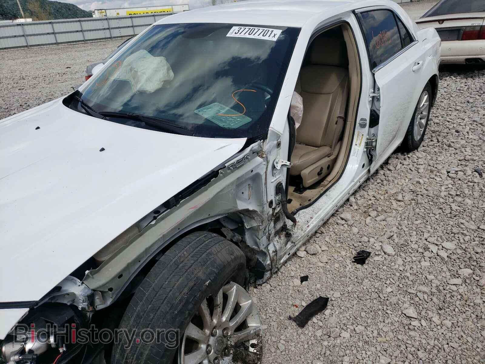 2013 CHRYSLER 300 - VIN: 2C3CCAAG1DH738949 - Фото 9