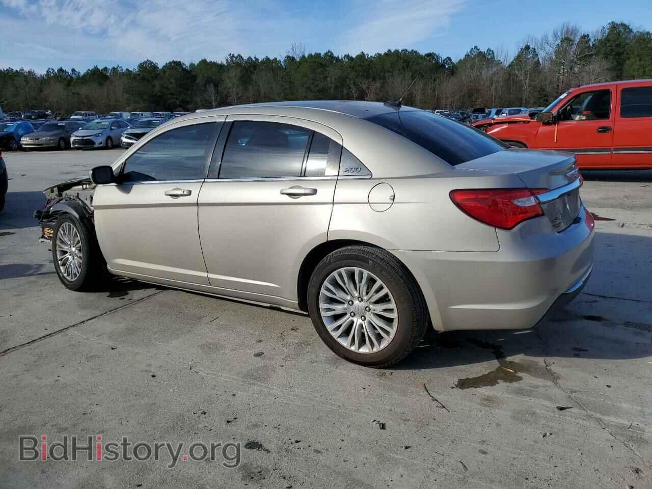 2013 CHRYSLER 200 - VIN: 1C3CCBAB8DN671025 - Фото 2
