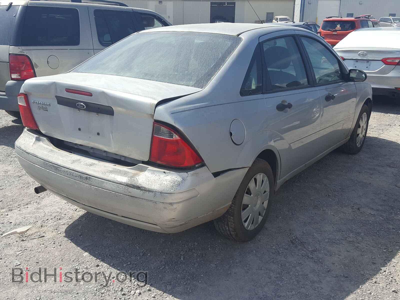 2007 FORD FOCUS - VIN: 1FAFP34N87W117805 - Photo 4