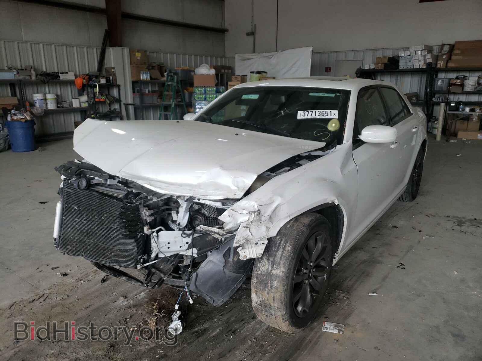 2014 CHRYSLER 300 - VIN: 2C3CCAGGXEH353219 - Фото 2