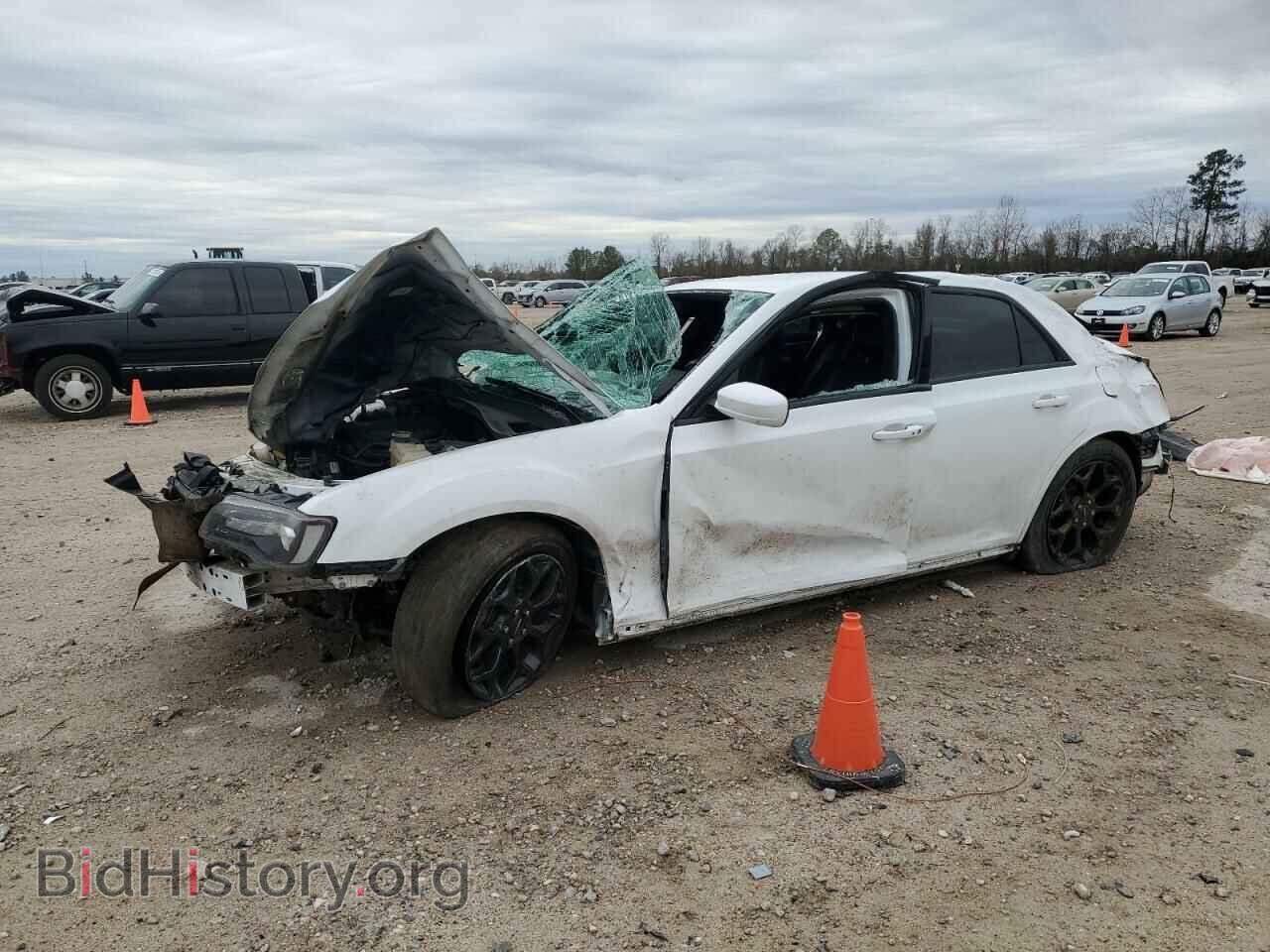 Фотография 2C3CCAGG2KH648682 - CHRYSLER 300 2019