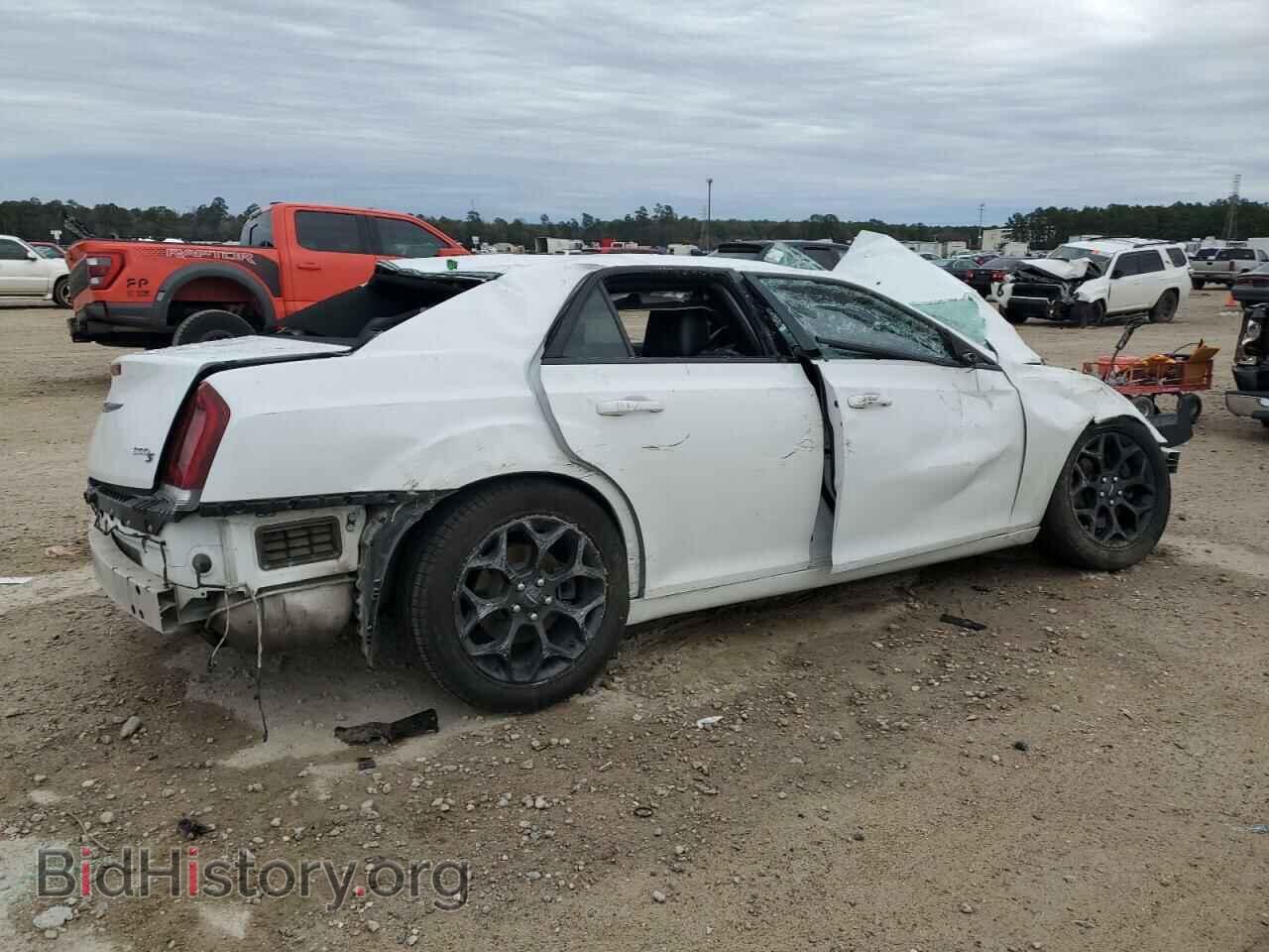 2019 CHRYSLER 300 - VIN: 2C3CCAGG2KH648682 - Фото 3