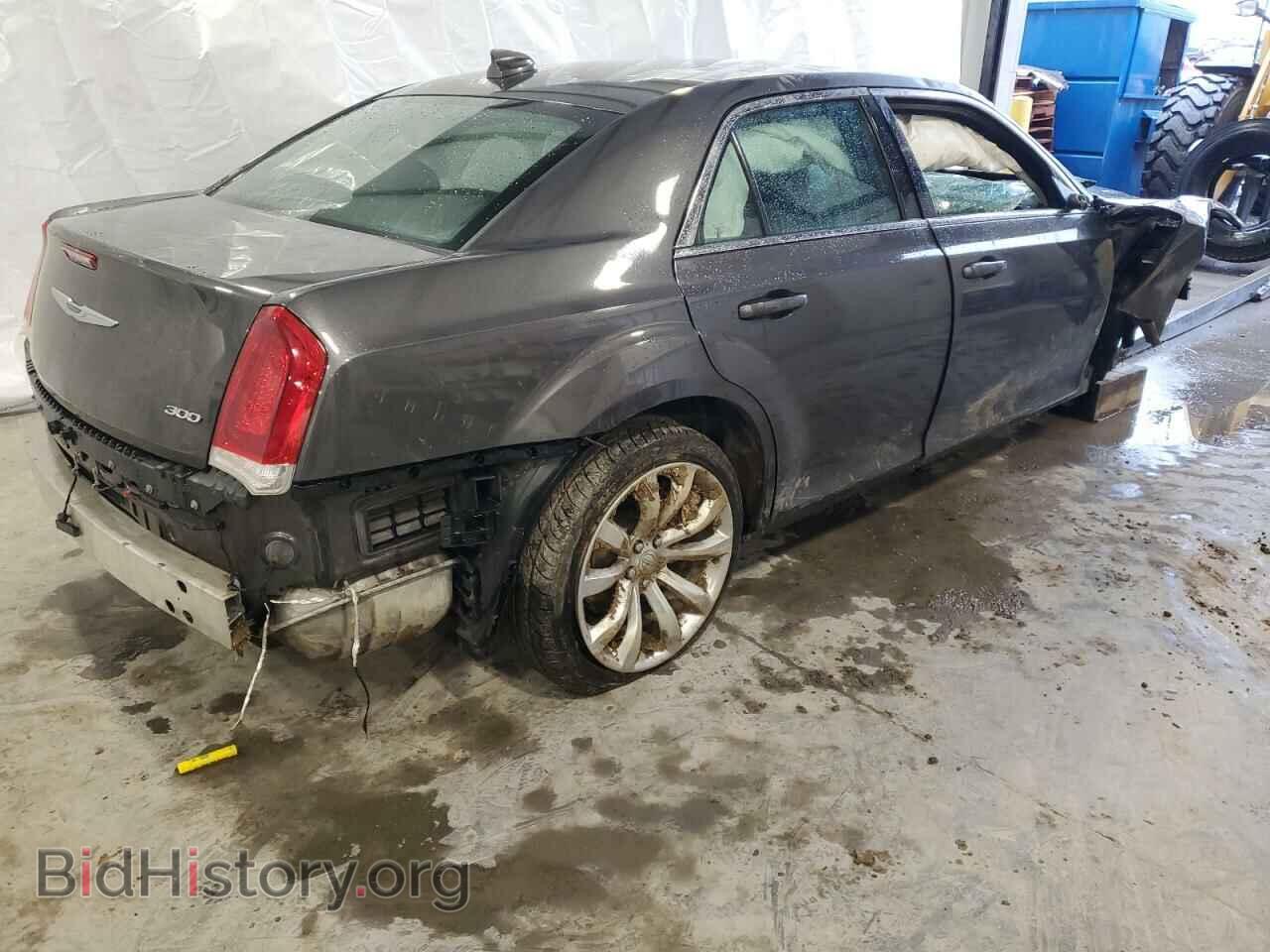 2019 CHRYSLER 300 - VIN: 2C3CCAAG0KH555992 - Фото 3