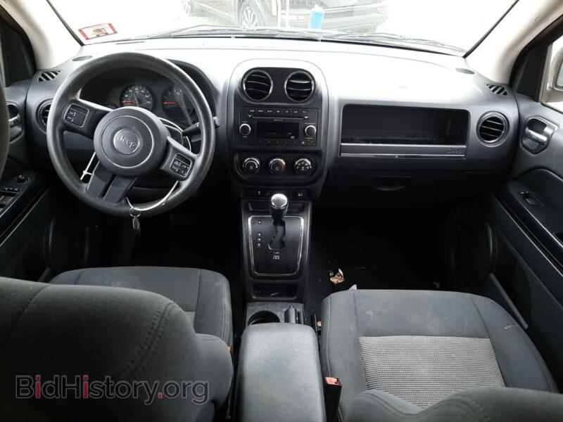 2011 Jeep COMPASS (VIN 1J4NF1FB3BD193768) — photo 8 of 13