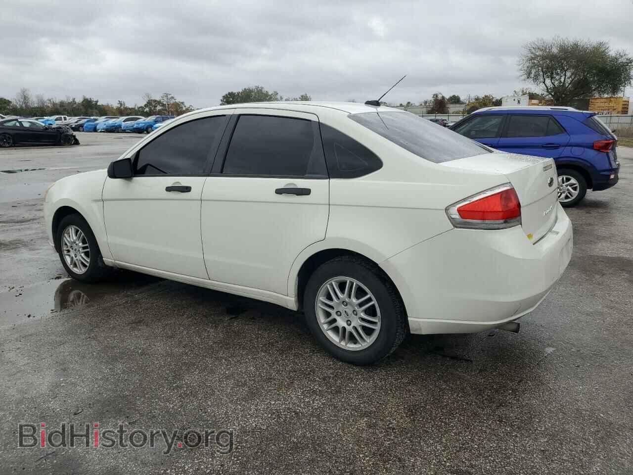 2011 FORD FOCUS - VIN: 1FAHP3FN6BW174941 - Photo 2