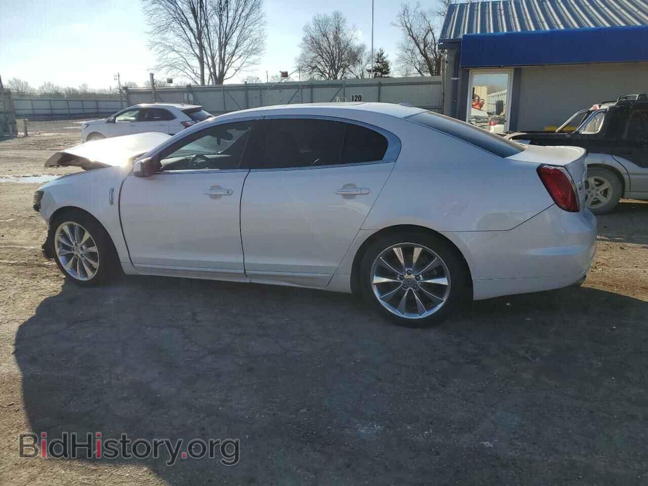 2011 LINCOLN MKS - VIN: 1LNHL9FT0BG613533 - Фото 2