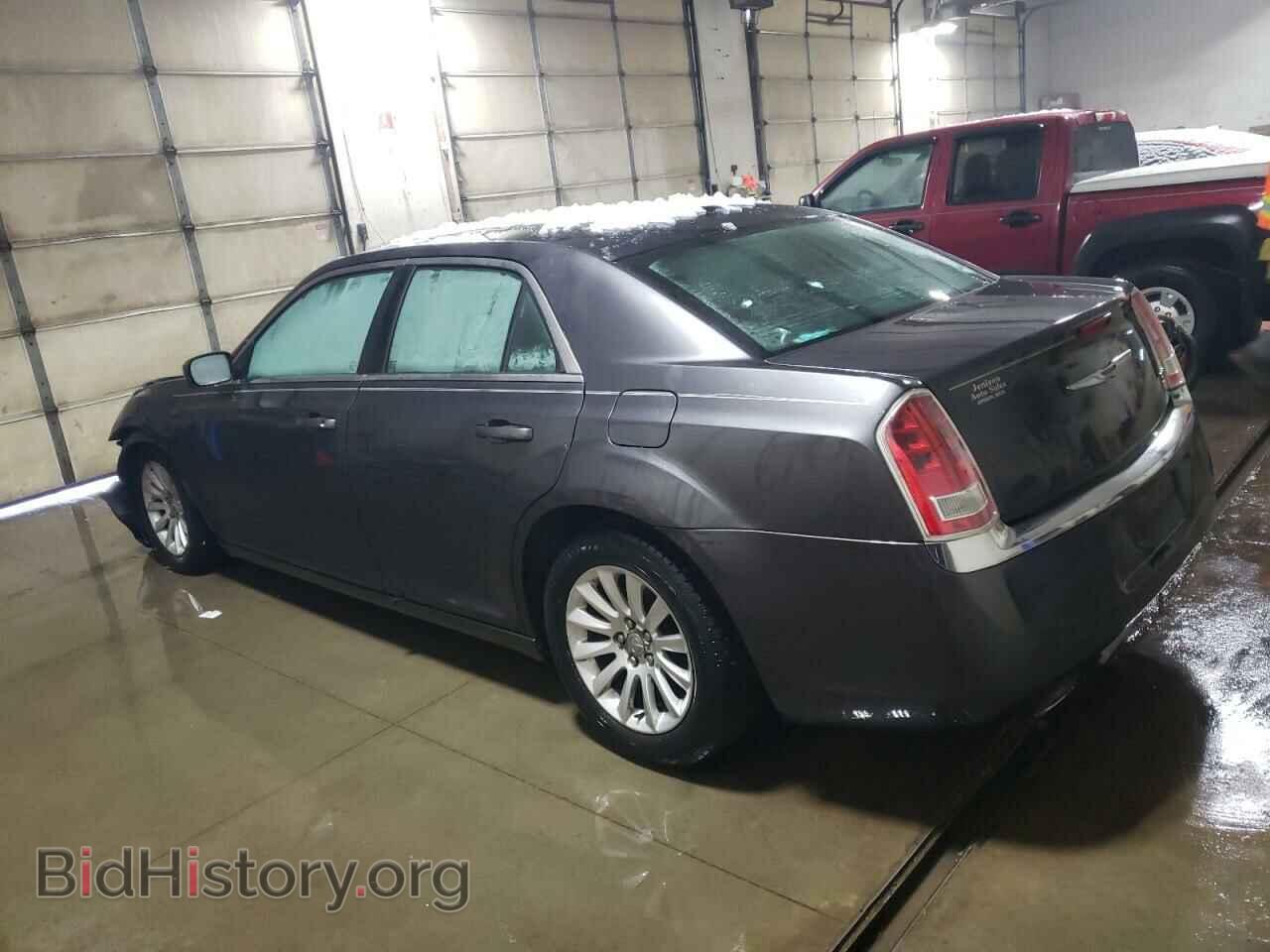 2013 CHRYSLER 300 - VIN: 2C3CCAAG8DH626570 - Фото 2