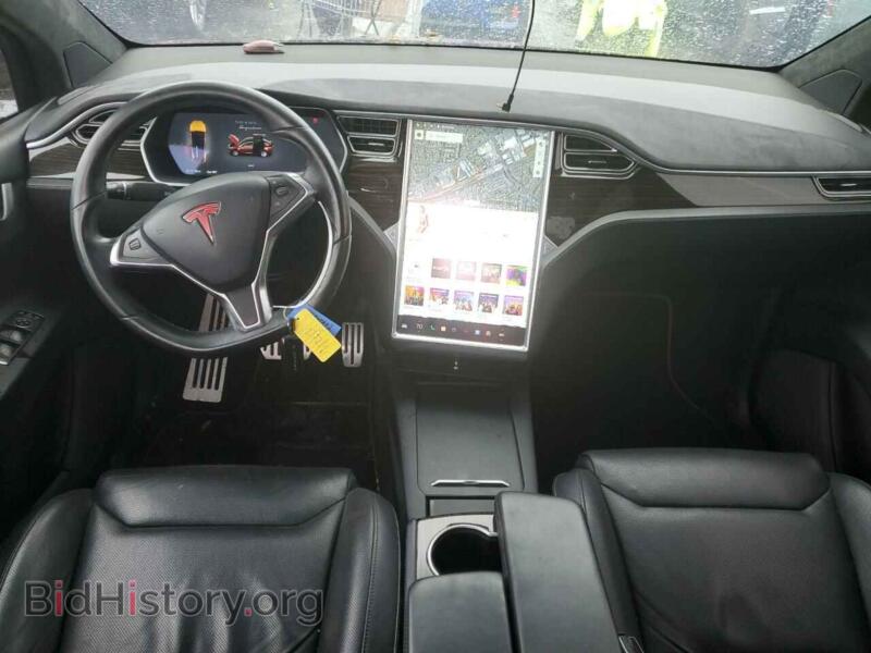 2016 Tesla MODEL X (VIN 5YJXCAE45GFS00262) — фото 8 из 13