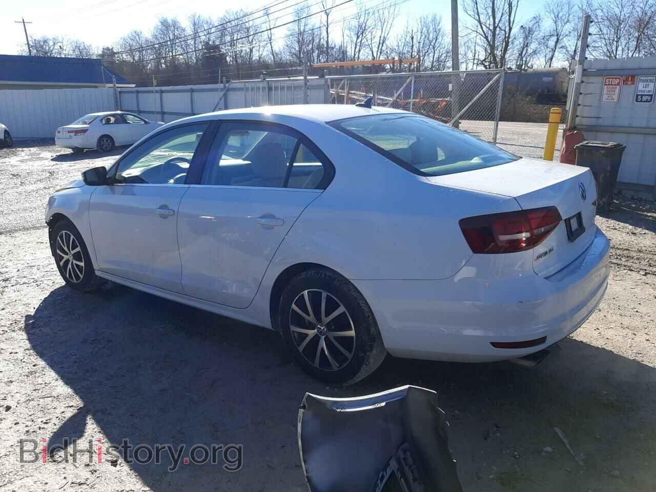 2017 VOLKSWAGEN JETTA - VIN: 3VWDB7AJ8HM223047 - Фото 2