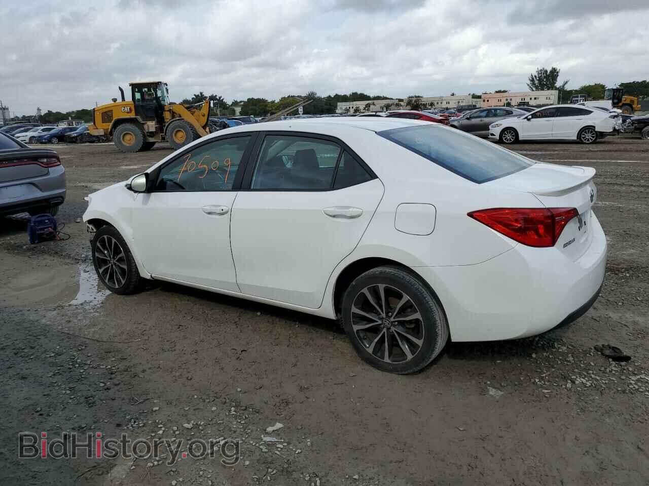2017 TOYOTA COROLLA - VIN: 5YFBURHE2HP657692 - Фото 2
