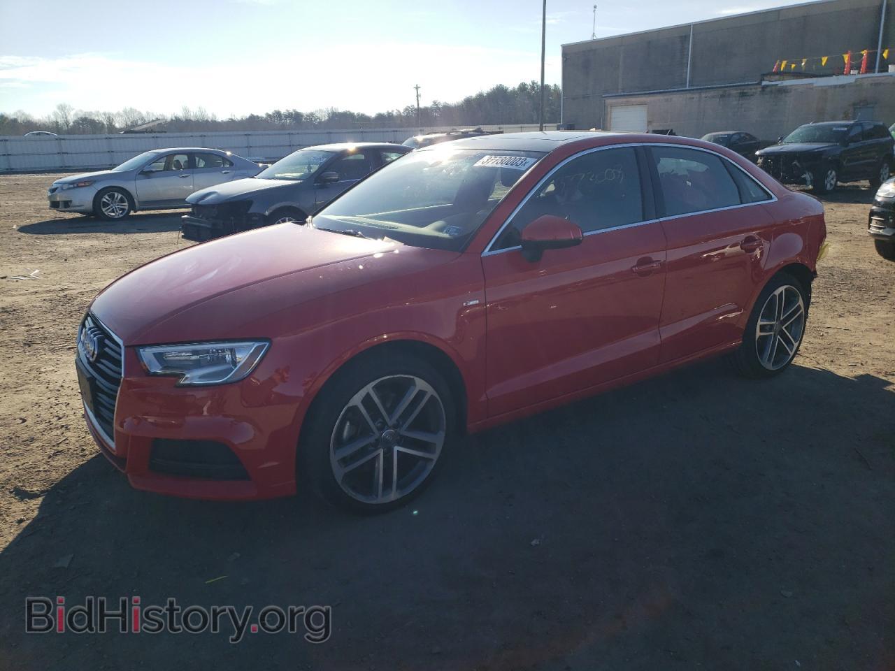 Фотография WAUJ8GFF0H1067668 - AUDI A3 2017