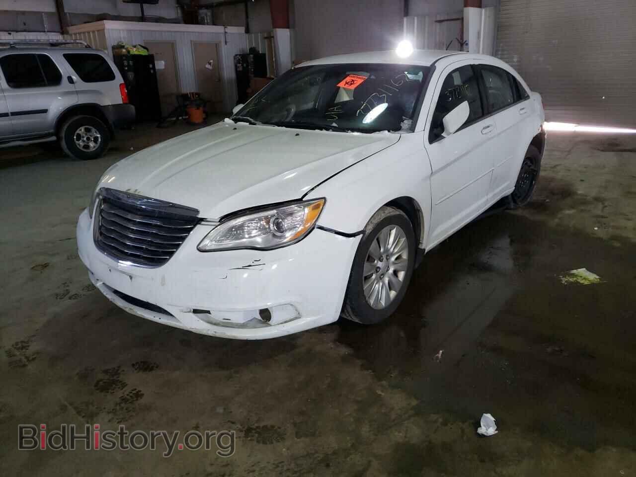 2012 CHRYSLER 200 - VIN: 1C3CCBAB8CN325863 - Фото 2