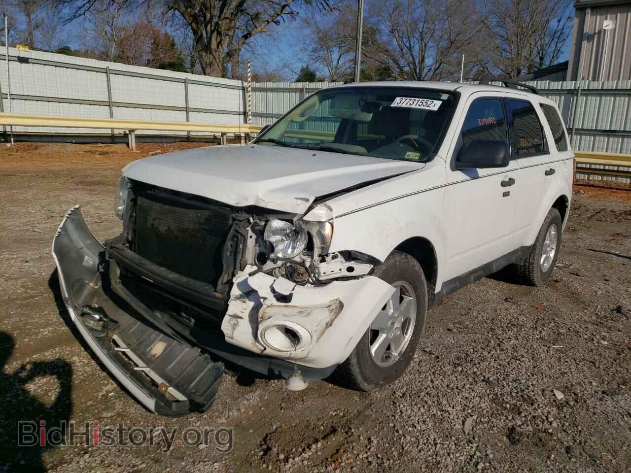 2011 FORD ESCAPE - VIN: 1FMCU0D73BKB47392 - Фото 2