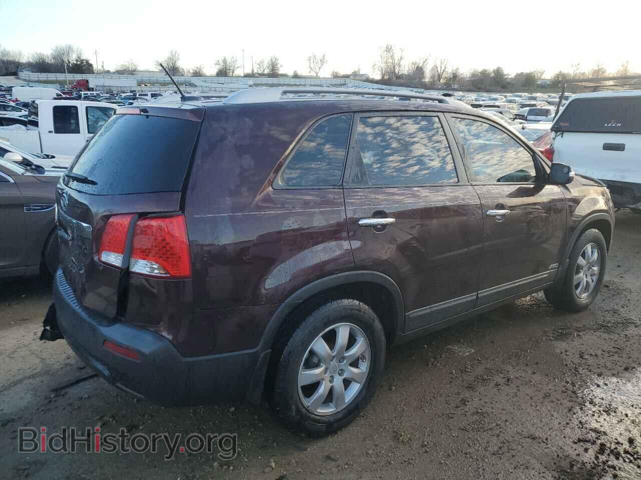 2011 KIA SORENTO - VIN: 5XYKTDA10BG153232 - Фото 3