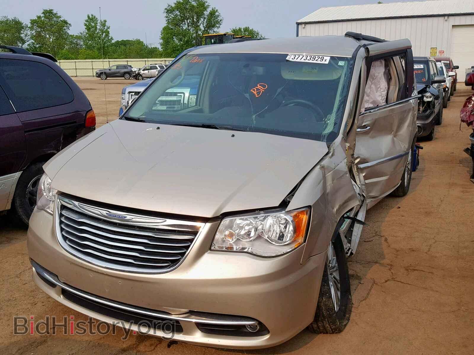 2016 CHRYSLER TOWN & COU - VIN: 2C4RC1CG5GR283752 - Photo 2