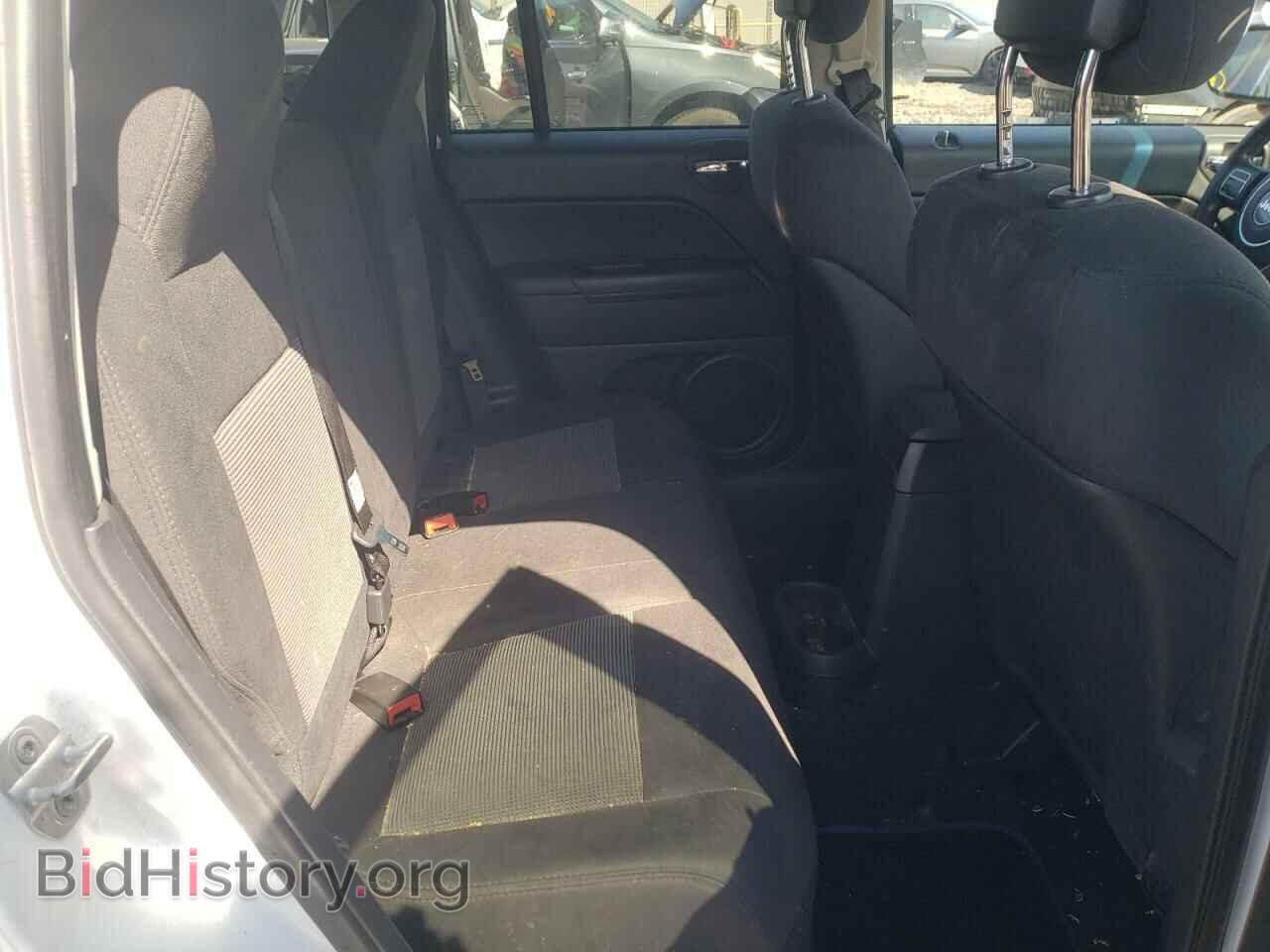 2011 JEEP COMPASS - VIN: 1J4NF1FB8BD244438 - Photo 6