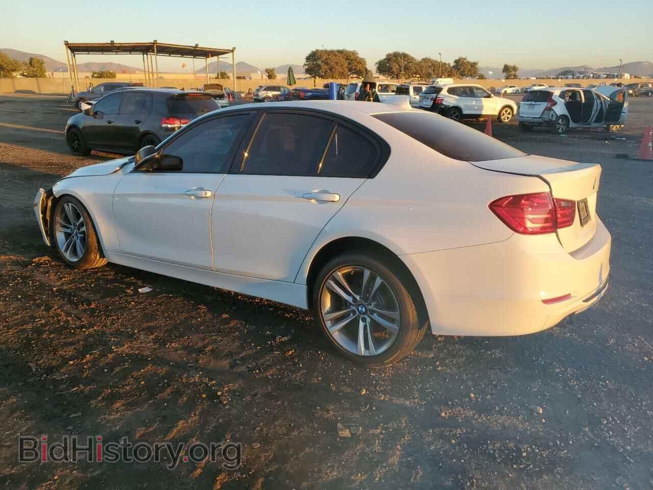 2013 BMW 3 SERIES - VIN: WBA3A5C53DF352505 - Фото 2