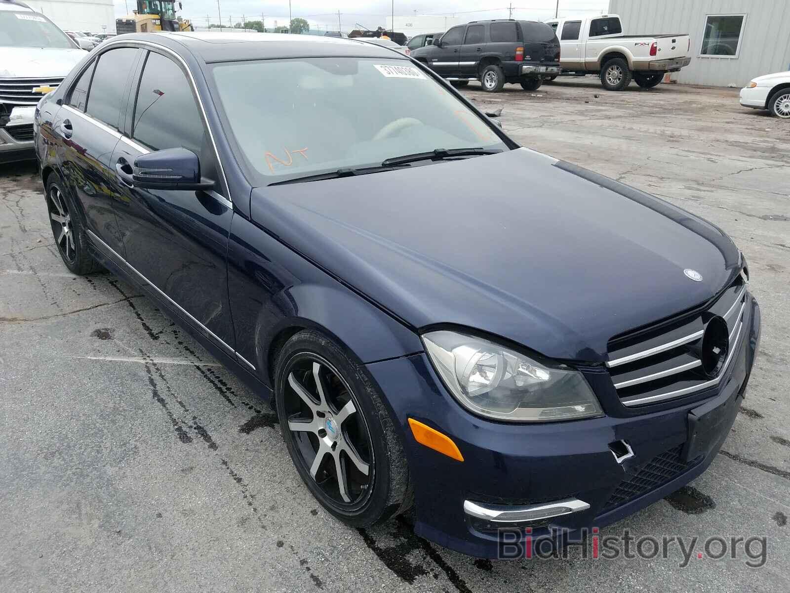 Photo WDDGF4HB8EA963892 - MERCEDES-BENZ C CLASS 2014