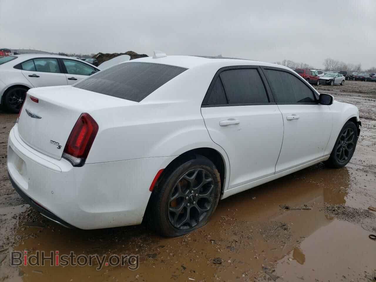 2018 CHRYSLER 300 - VIN: 2C3CCAGGXJH165665 - Фото 3