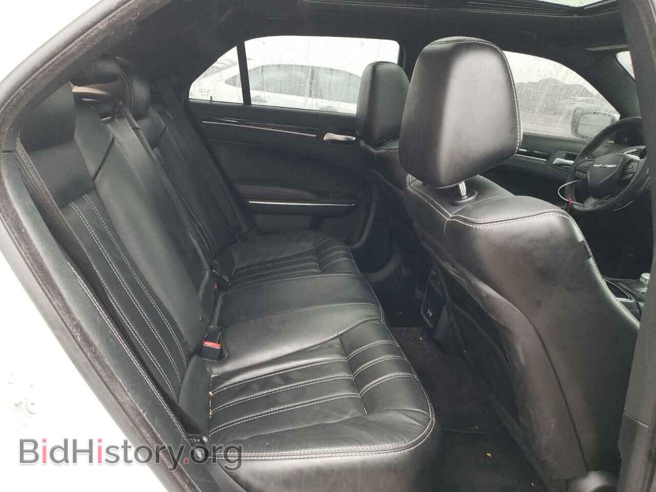2018 CHRYSLER 300 - VIN: 2C3CCAGGXJH165665 - Фото 10